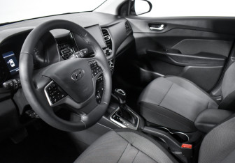 Подержанный автомобиль Hyundai Solaris Sedan 2022 года (9 фото)