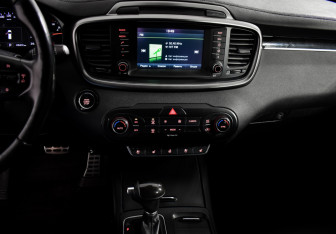Подержанный автомобиль Kia Sorento 2016 года (18 фото)