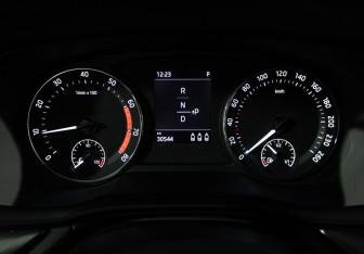 Подержанный автомобиль Skoda Octavia Liftback 2021 года (12 фото)