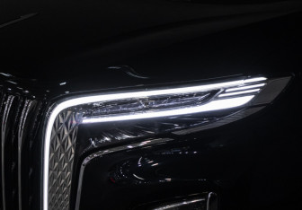 Подержанный автомобиль Hongqi HQ9 2022 года (28 фото)