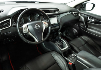 Подержанный автомобиль Nissan Qashqai 2014 года (11 фото)