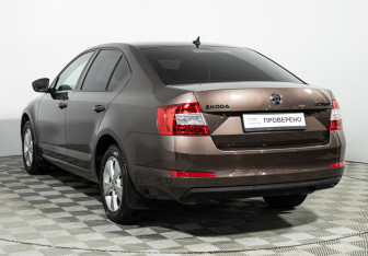 Подержанный автомобиль Skoda Octavia Liftback 2016 года (7 фото)