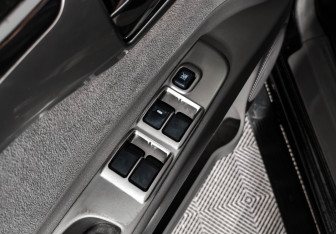Подержанный автомобиль Mitsubishi Pajero Sport 2012 года (10 фото)