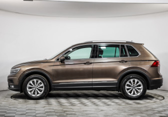 Подержанный автомобиль Volkswagen Tiguan 2017 года (8 фото)