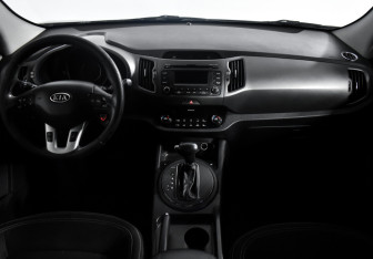 Подержанный автомобиль Kia Sportage 2011 года (14 фото)