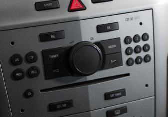 Подержанный автомобиль Opel Zafira Compactvan 2012 года (15 фото)