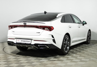 Подержанный автомобиль Kia K5 2020 года (5 фото)