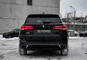 Подержанный автомобиль BMW X5 2019 года (7 фото)