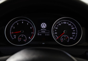 Подержанный автомобиль Volkswagen Golf Hatchback 2017 года (12 фото)