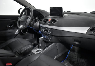 Подержанный автомобиль Renault Fluence 2011 года (13 фото)