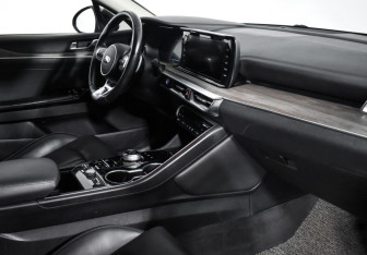Подержанный автомобиль Kia K5 2021 года (13 фото)