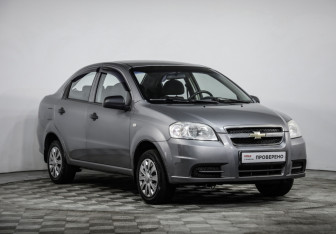 Подержанный автомобиль Chevrolet Aveo Sedan 2010 года (3 фото)
