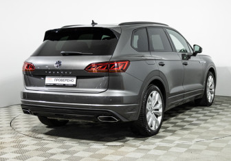 Подержанный автомобиль Volkswagen Touareg 2018 года (5 фото)