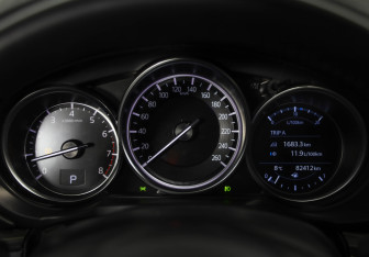 Подержанный автомобиль Mazda CX-5 2022 года (12 фото)