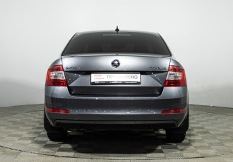 Подержанный автомобиль Skoda Octavia Liftback 2016 года (6 фото)