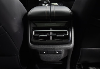 Подержанный автомобиль Changan UNI-K 2023 года (16 фото)