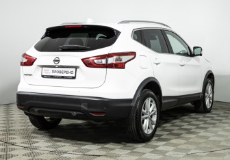 Подержанный автомобиль Nissan Qashqai 2017 года (5 фото)