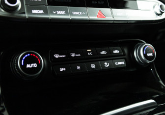 Подержанный автомобиль Kia Stinger 2019 года (19 фото)