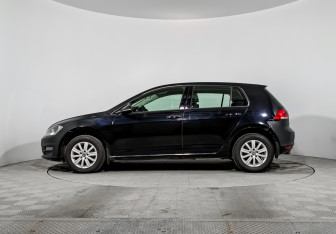 Подержанный автомобиль Volkswagen Golf Hatchback 2014 года (8 фото)