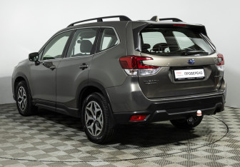 Подержанный автомобиль Subaru Forester Suv 2021 года (7 фото)