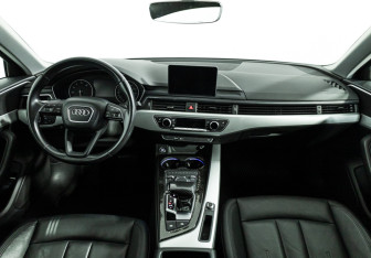 Подержанный автомобиль Audi A4 Sedan 2018 года (13 фото)