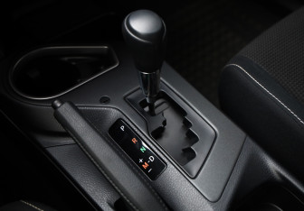 Подержанный автомобиль Toyota RAV4 2015 года (17 фото)