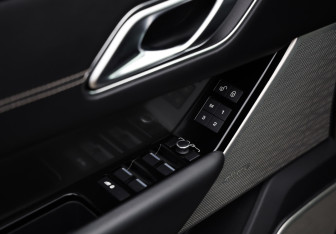 Подержанный автомобиль Land Rover Range Rover Velar 2019 года (23 фото)