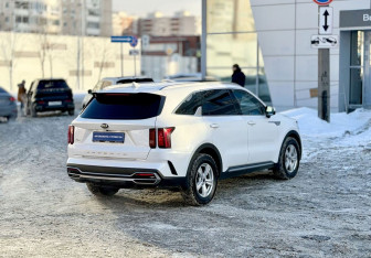 Подержанный автомобиль Kia Sorento 2021 года (4 фото)