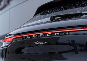 Новый Porsche Macan 2025 (12 фото)