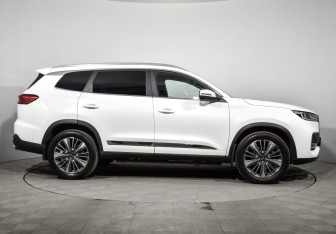 Подержанный автомобиль Chery Tiggo 8 Pro Max 2023 года (4 фото)