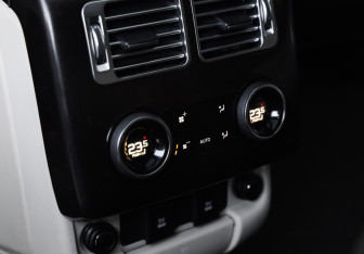 Подержанный автомобиль Land Rover Range Rover 2018 года (25 фото)