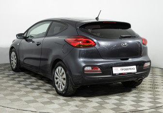 Подержанный автомобиль Kia Ceed Hatchback 2016 года (7 фото)