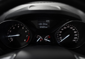 Подержанный автомобиль Ford Kuga 2014 года (12 фото)