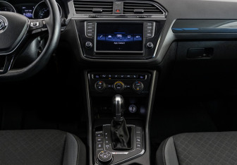 Подержанный автомобиль Volkswagen Tiguan 2017 года (14 фото)