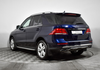 Подержанный автомобиль Mercedes-Benz GLE 2017 года (7 фото)