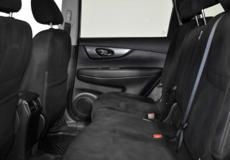 Подержанный автомобиль Nissan X-Trail 2017 года (13 фото)