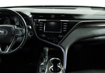 Подержанный автомобиль Toyota Camry Sedan 2019 года (14 фото)