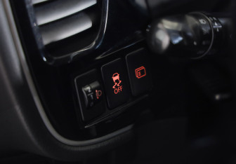 Подержанный автомобиль Mitsubishi Outlander 2012 года (17 фото)