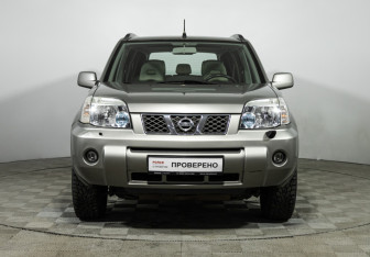 Подержанный автомобиль Nissan X-Trail 2006 года (2 фото)