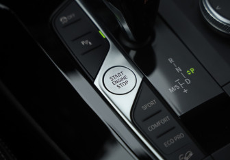Подержанный автомобиль BMW X3 2021 года (24 фото)