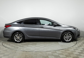 Подержанный автомобиль Hyundai i40 Sedan 2015 года (4 фото)