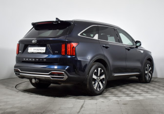 Подержанный автомобиль Kia Sorento 2021 года (5 фото)