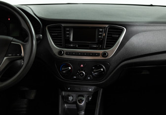 Подержанный автомобиль Hyundai Solaris Sedan 2018 года (14 фото)