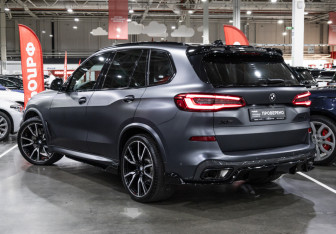 Подержанный автомобиль BMW X5 2019 года (14 фото)