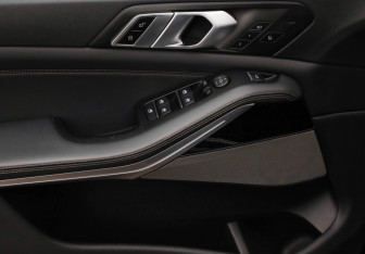 Подержанный автомобиль BMW X5 2019 года (26 фото)