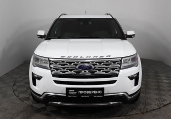 Подержанный автомобиль Ford Explorer 2018 года (7 фото)