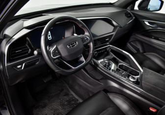 Подержанный автомобиль Geely Tugella 2022 года (9 фото)