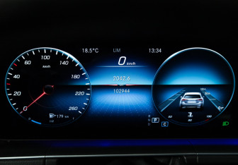 Подержанный автомобиль Mercedes-Benz GLE 2022 года (12 фото)