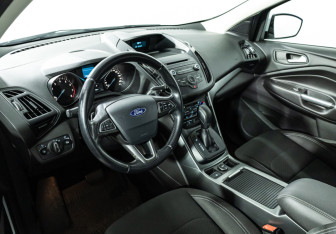 Подержанный автомобиль Ford Kuga 2017 года (11 фото)