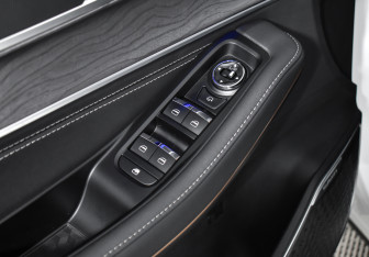 Подержанный автомобиль Exeed LX 2024 года (17 фото)